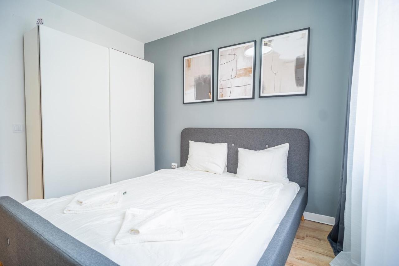 Refreshingly Chic: Newly Renovated 2Br Apartment Бухарест Экстерьер фото