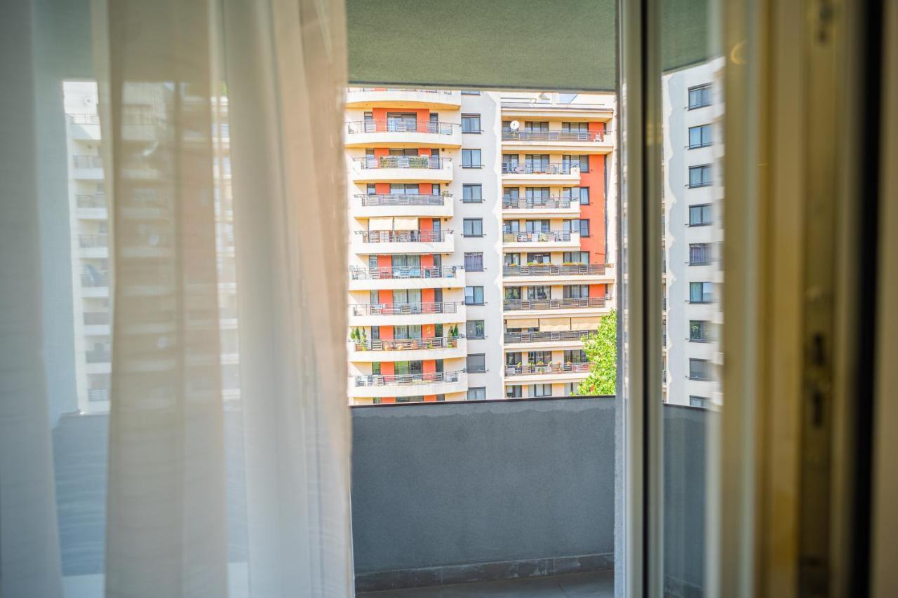 Refreshingly Chic: Newly Renovated 2Br Apartment Бухарест Экстерьер фото