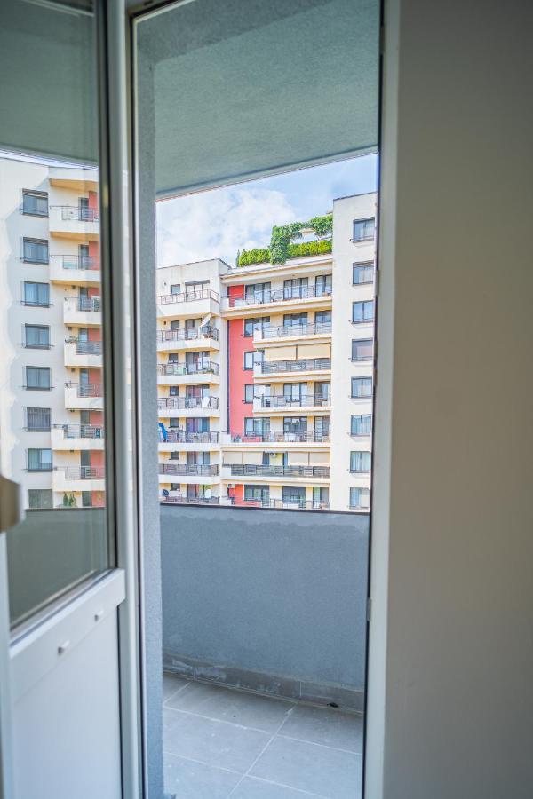 Refreshingly Chic: Newly Renovated 2Br Apartment Бухарест Экстерьер фото