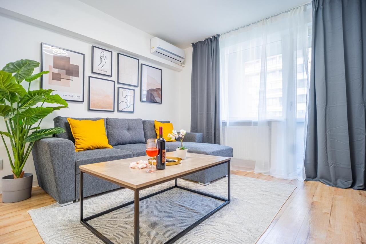 Refreshingly Chic: Newly Renovated 2Br Apartment Бухарест Экстерьер фото