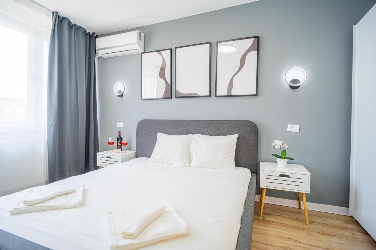 Refreshingly Chic: Newly Renovated 2Br Apartment Бухарест Экстерьер фото
