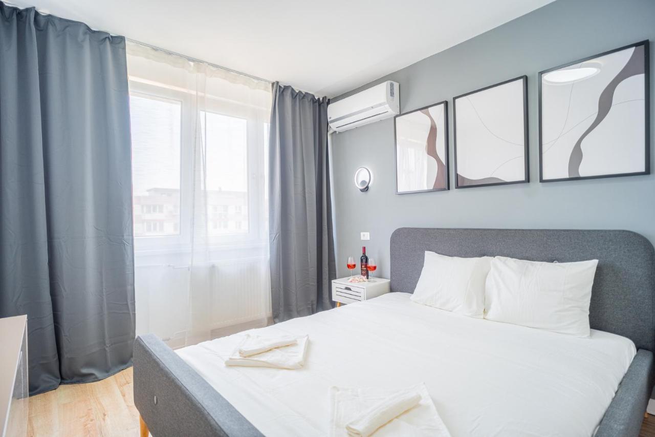 Refreshingly Chic: Newly Renovated 2Br Apartment Бухарест Экстерьер фото